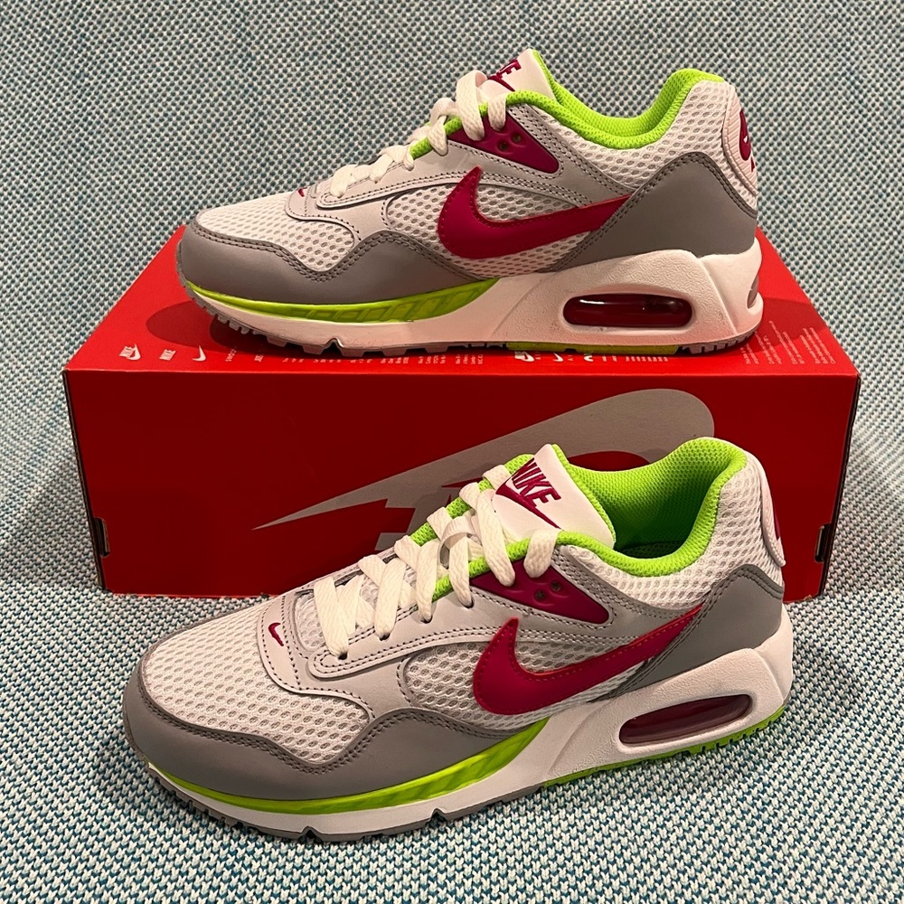 NIKE Women’s Air Max Correlate Shoes - Picture 8 of 8